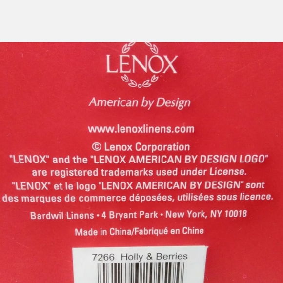 New Lenox Holiday Green Holly & Red Berries in Gold Napkin Rings Set of 4 - Picture 7 of 8